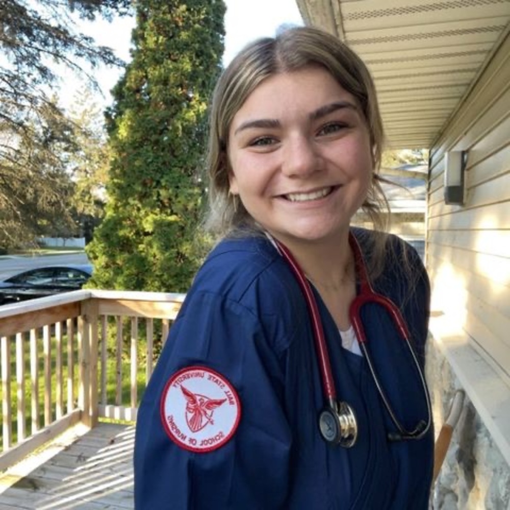 Meet your Posher, Elly
